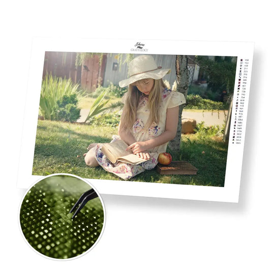 Girl Reading - Premium Diamond Painting Kit - 30x20cm / 12x8’’ / Square (Most Popular) - Diamond Painting Kit