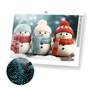 3 Snowmen with Scarves - Exclusive Premium Diamond Painting Kit - 25x20cm / 8x6’’ / Square (Most Popular) - Diamond