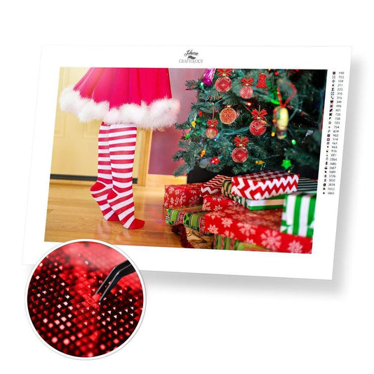 Decorating the Tree - Diamond Painting Kit - Home Craftology