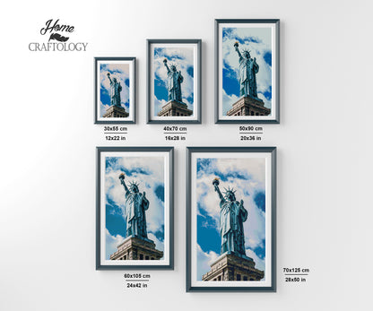 Iconic Statue of Liberty - Premium Diamond Painting Kit