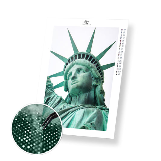 Close-up Statue of Liberty - Premium Diamond Painting Kit